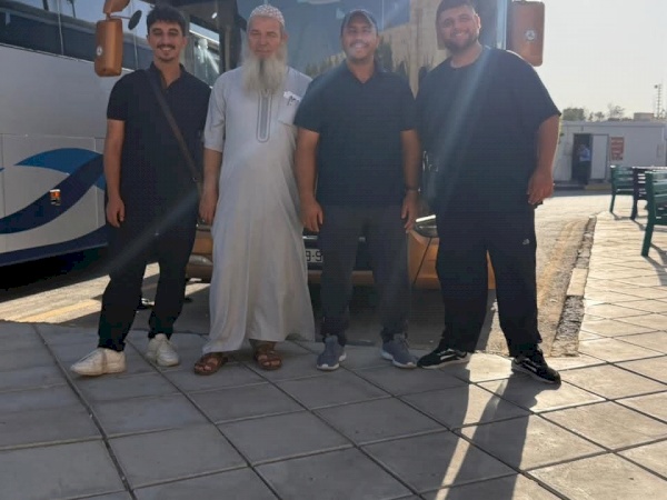 طلبة كلية العلوم الإسلامية يصلون الديار الحجازية بفضل الله تعالى لأداء مناسك العمرة .